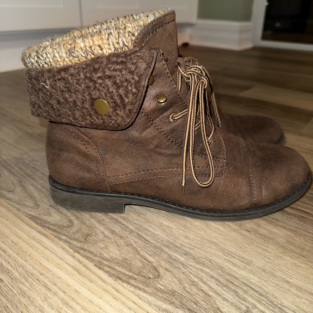 Brown Lace-Up Ankle Boots with Knit Cuff